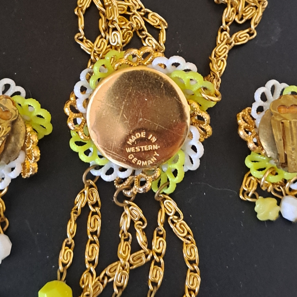 Vintage Jewelry Set - Picture 6 of 6